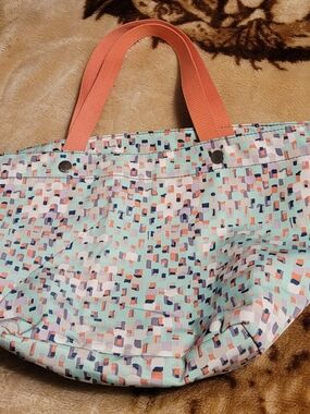 *last Day!* Fossil Mint Geometric Print Tote with Coral Handles